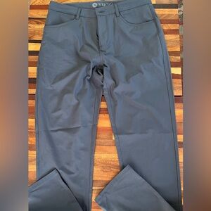 Vuori Gray Chinos Versatile Comfort